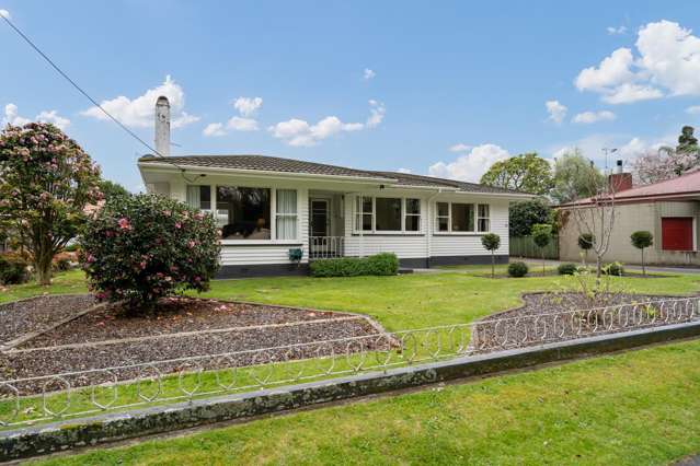 Central Character, Modern Comfort