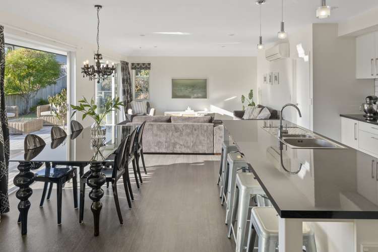 90 Washbourn Drive Richmond_12