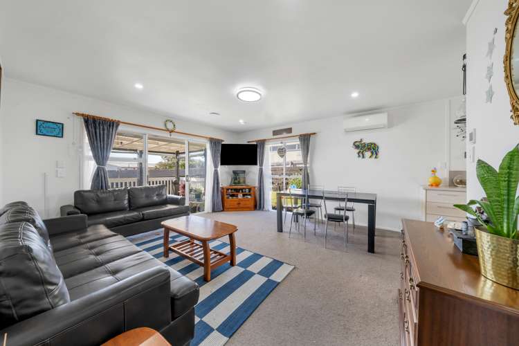 2/56 Archibald Road Kelston_9