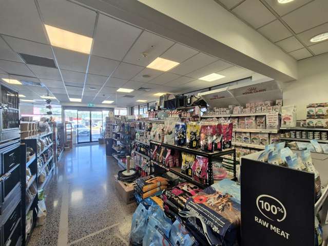 1/320 Main road Huapai_3