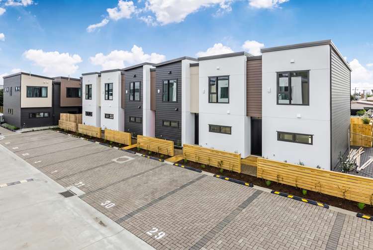 29/21 Von Sturmer Street Mangere East_10
