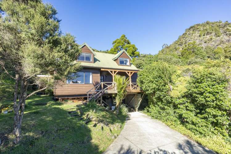 165 Lone Kauri Road_0