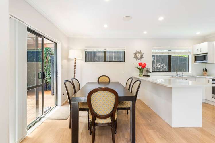 2/14 Peach Road Glenfield_19