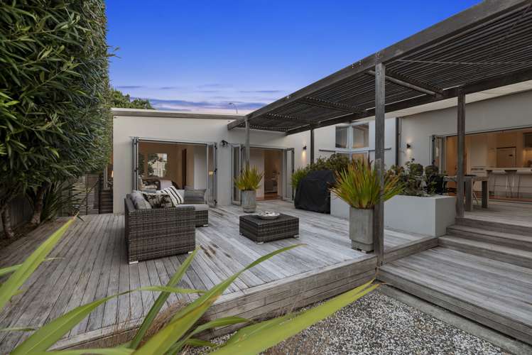 261 Omaha Drive Omaha_10