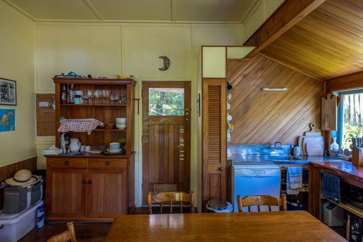 39 Victoria Road South Onetangi_7