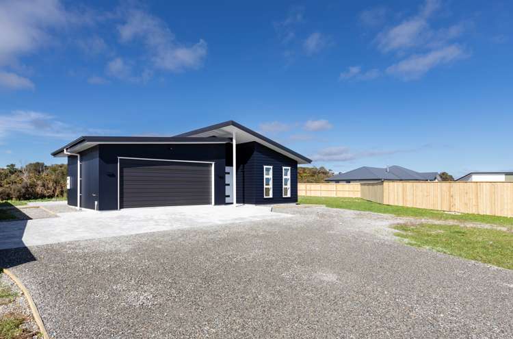 6 Holly Robinson Place Hokitika_15