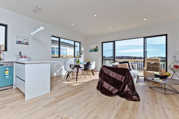 8 Kiwa Crescent Gulf Harbour_10