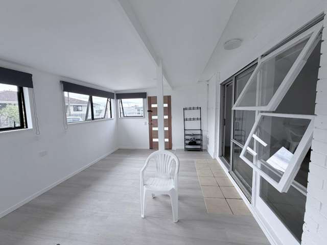 2/33 Ashlynne Avenue 10695_2
