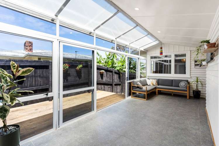 21 Falkirk Street Blockhouse Bay_10