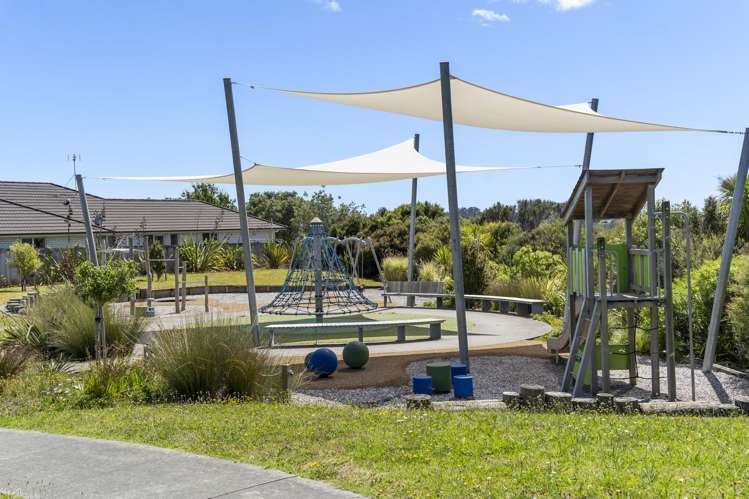 50 Beachwood Drive Hatfields Beach_32