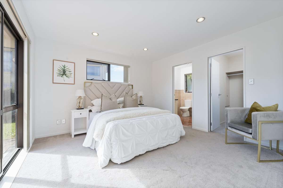 33 South Kensington Way_2