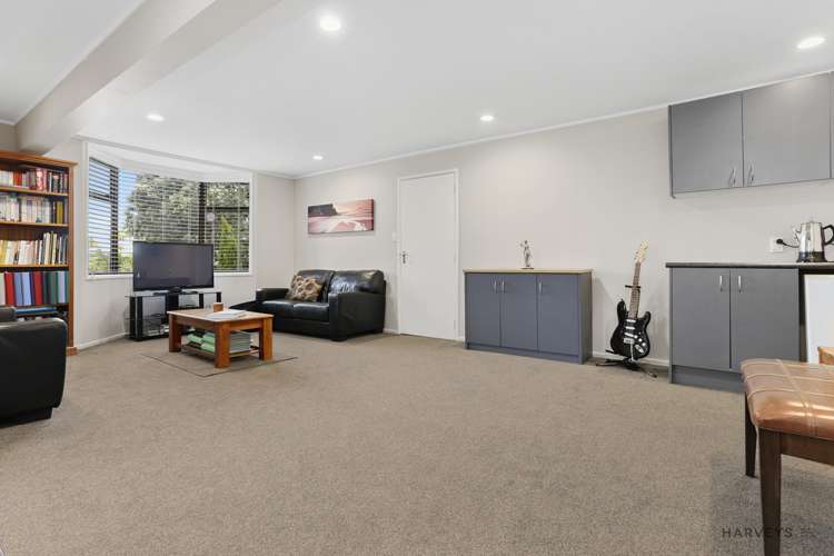 19 Longfellow Parade Glen Eden_13