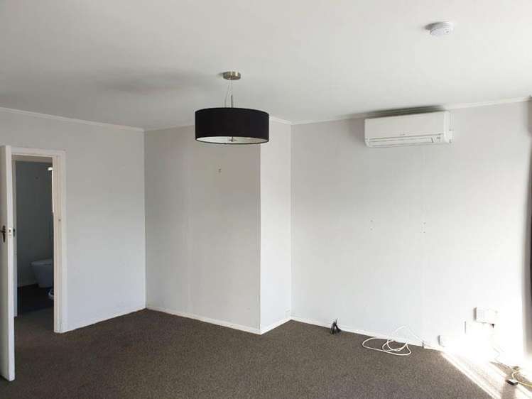 1/167 Wainuiomata Road Wainuiomata_5