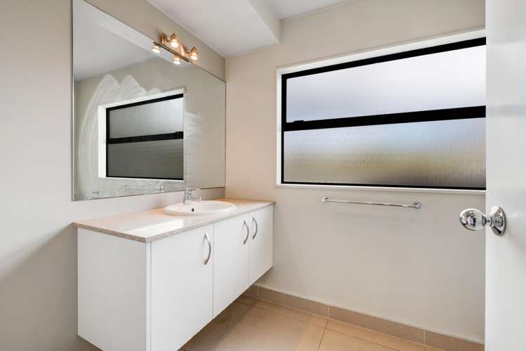 13 Bronzewing Terrace Unsworth Heights_9