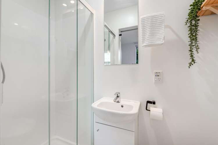 24/3 Riverside Road Orewa_11