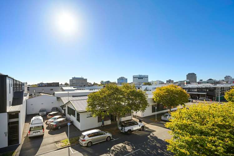 1/13 Vialou Street Hamilton Central_7