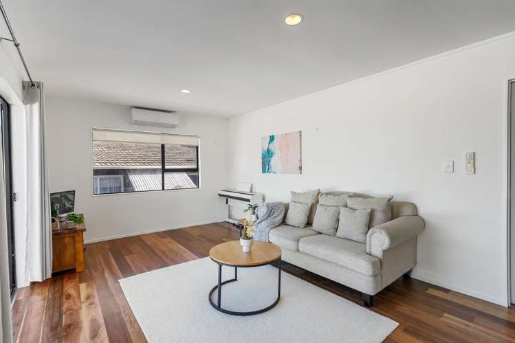 2/135 Spinella Drive Bayview_3