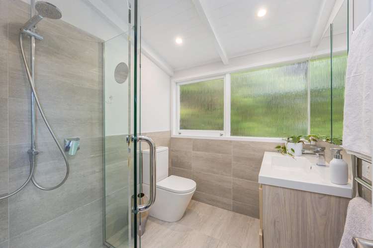 43 Cochrane Avenue Arkles Bay_16