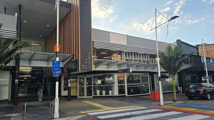 Tenancy 1 and 2/21 Devonport Road Tauranga Central_7