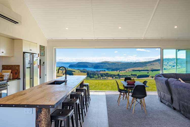 48 Edge Hill Acacia Bay_32