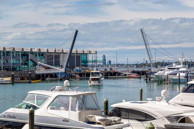 102/121 Customs Street West Auckland Central_3