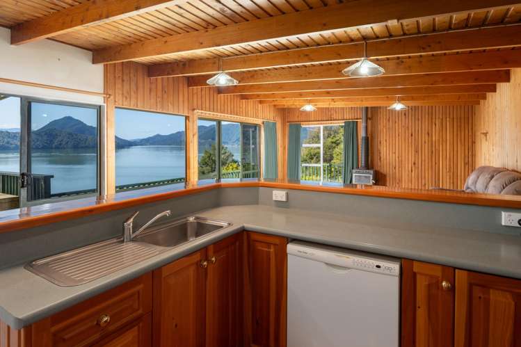 1 Black Point, Whatanihi Marlborough Sounds_9