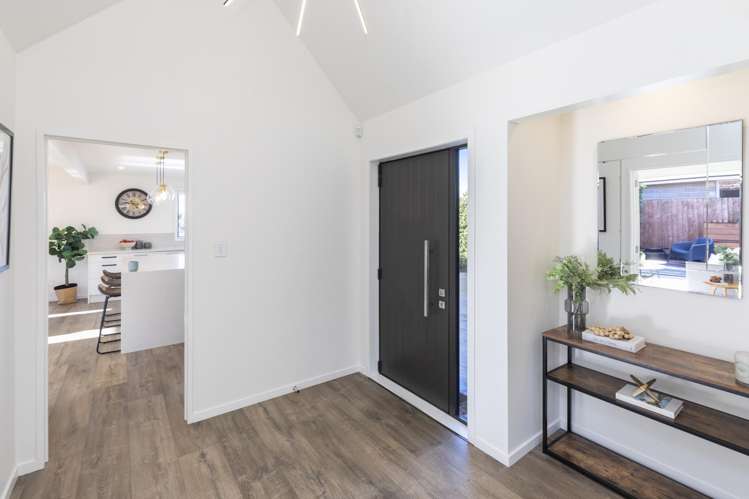 54 Regency Crescent Redwood_17