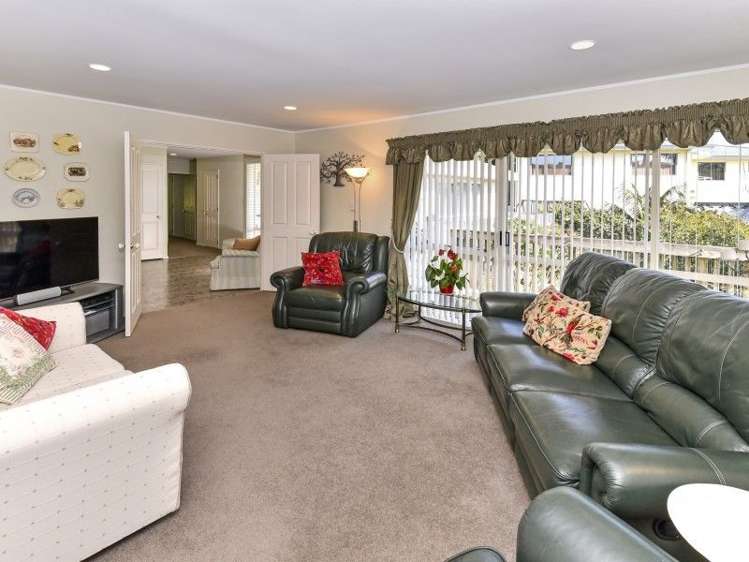 22 Silkwood Grove Totara Heights_16