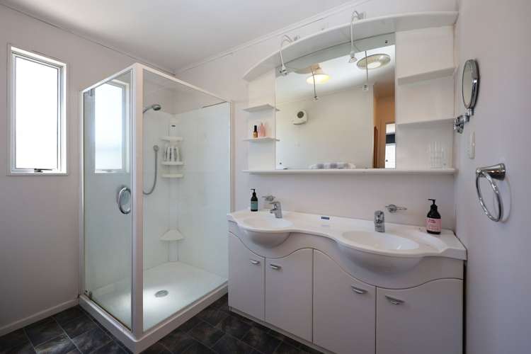 7 Waitaki Drive East Otematata_15