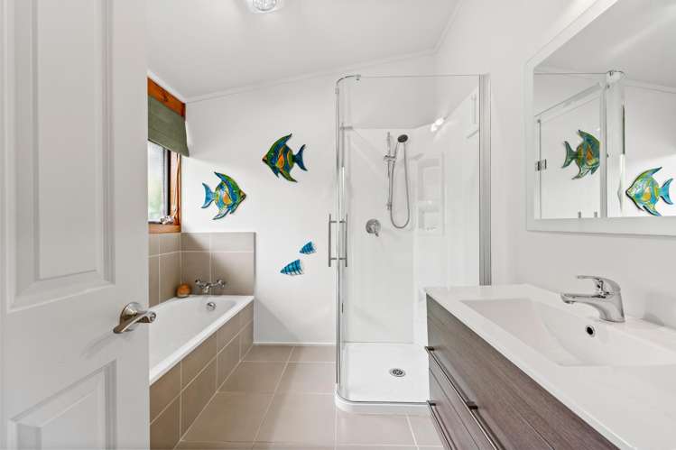 37 Lloyd Road Riverhead_14