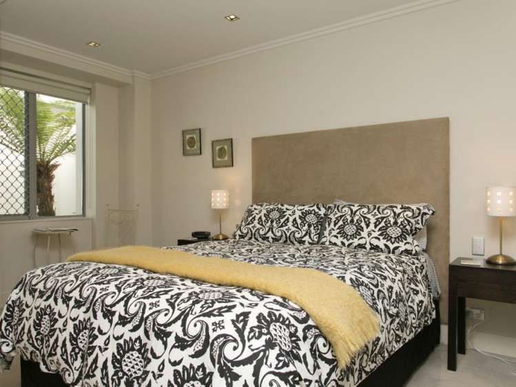 2/225 Lake Terrace Waipahihi_12