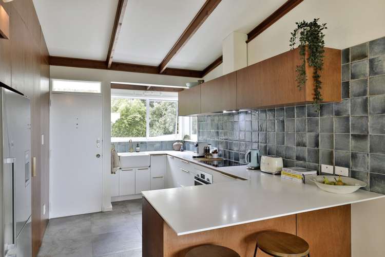 242 Glengarry Road Glen Eden_10