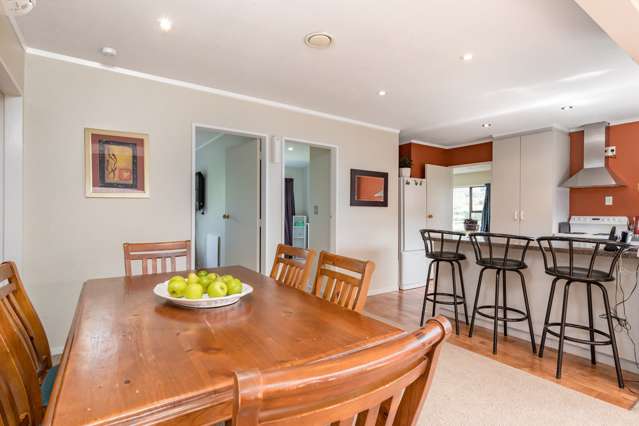 6a Roberts Street Tawa_3