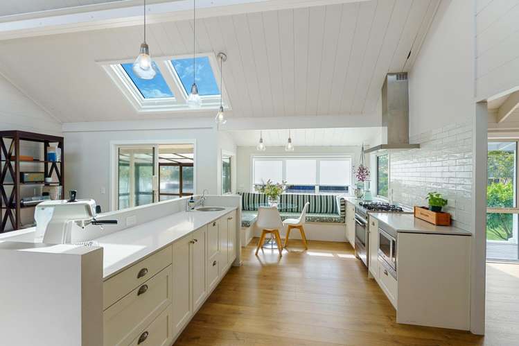 175 Raumati Road Raumati Beach_1