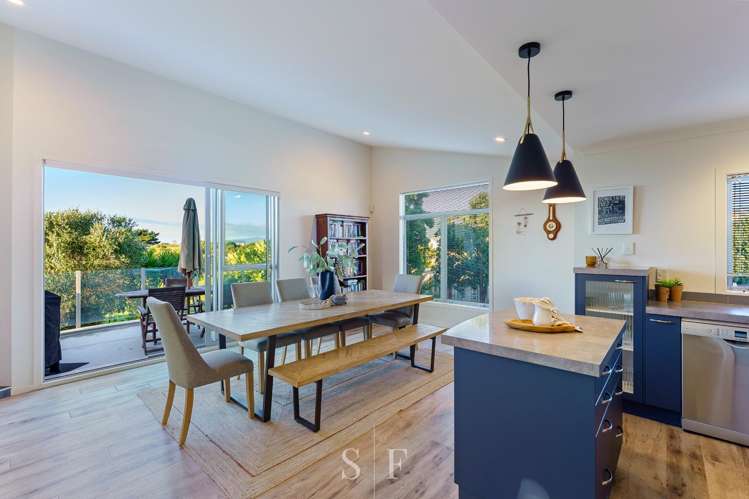  155 Field Way Waikanae Beach_1
