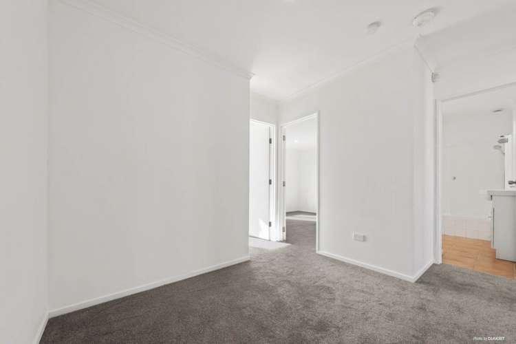 68/1 Ambrico Place New Lynn_7