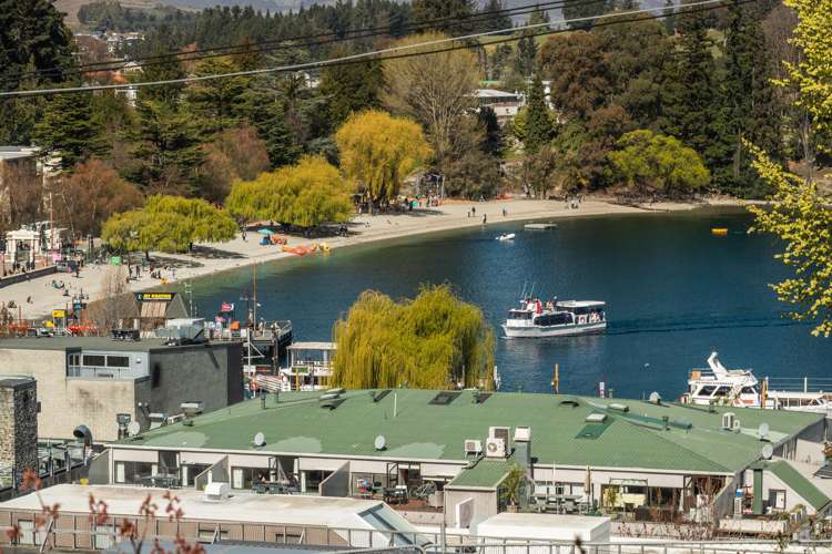 37 Man Street Queenstown_34