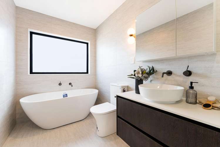 2 Falcon Crescent Hobsonville_24