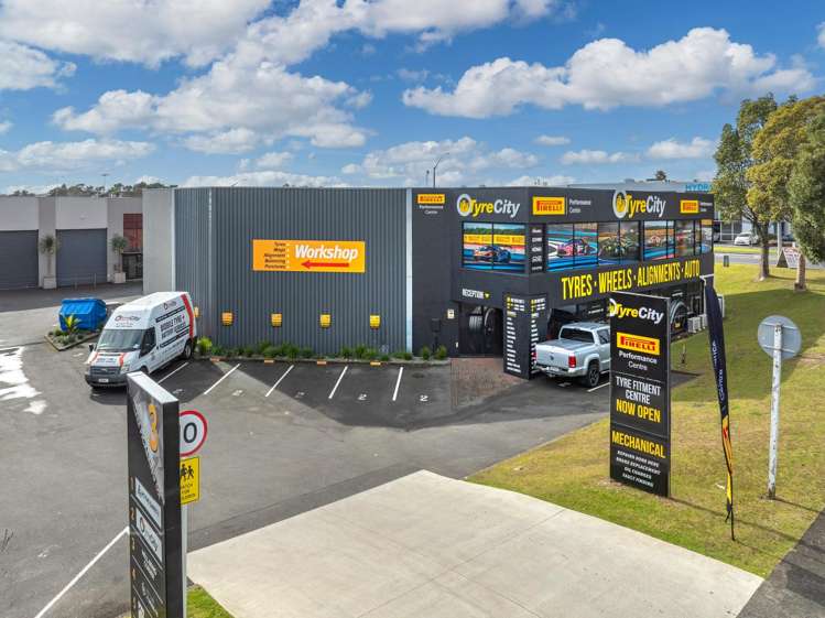 B/3 William Pickering Drive Albany_3