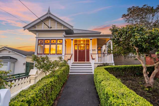 40 Mckinley Crescent Brooklyn_1