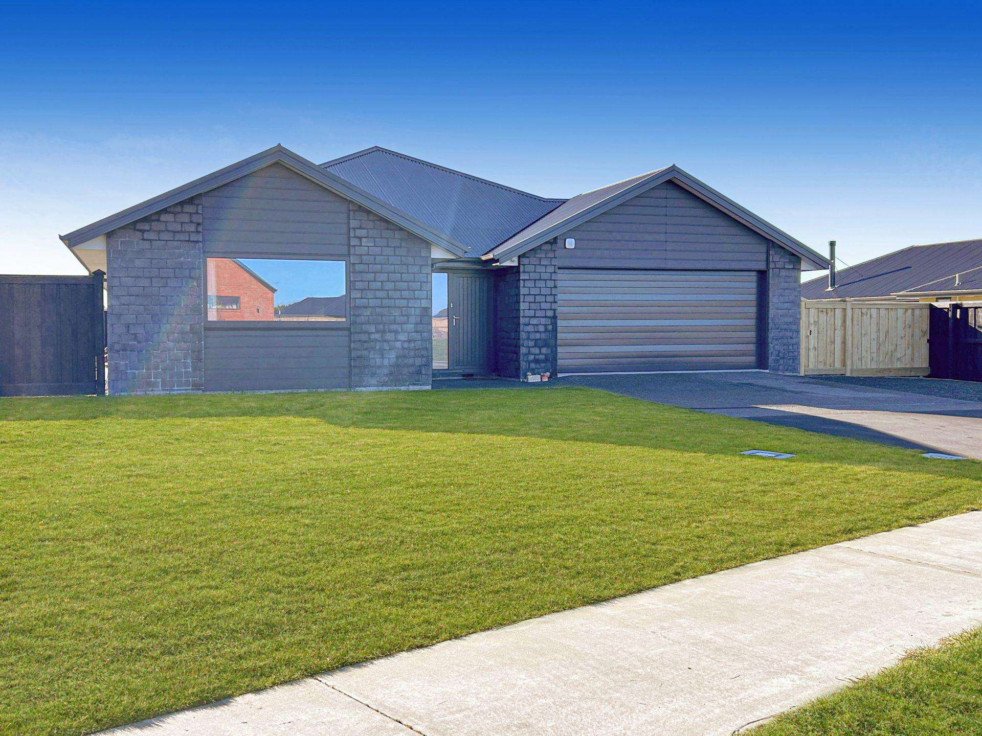 42 Graeme Foote St Darfield_0