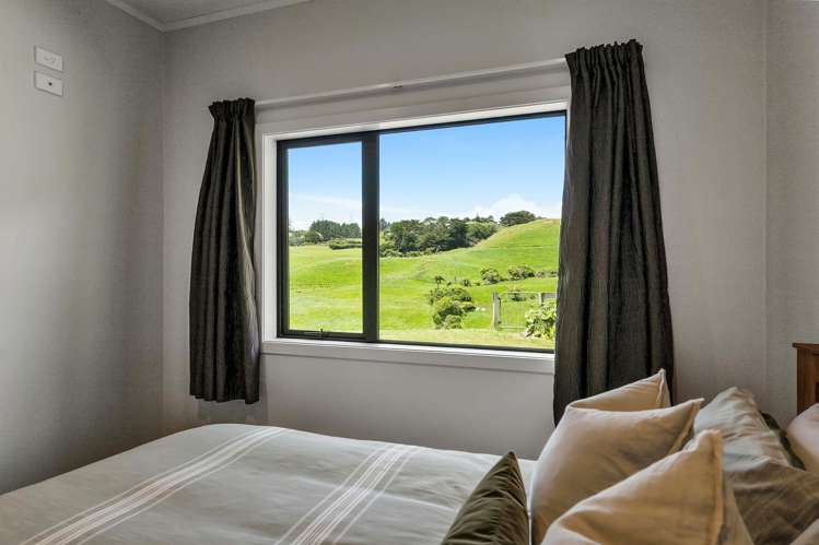 165 Sealy Road Omata_16