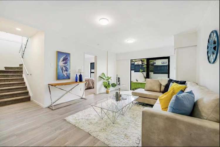 1 Glen Vista Place 10878_1