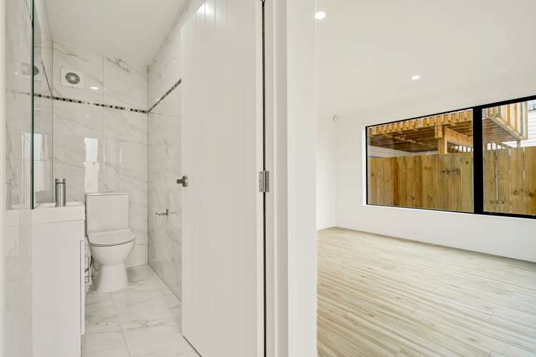 31 Helleur Road Massey_12