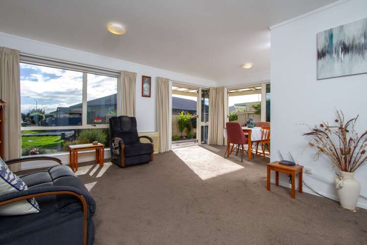 13 Vining Crescent Stoke_10