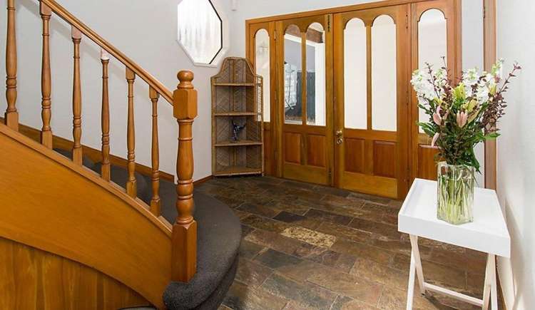 18 Bradbury Road Botany Downs_1