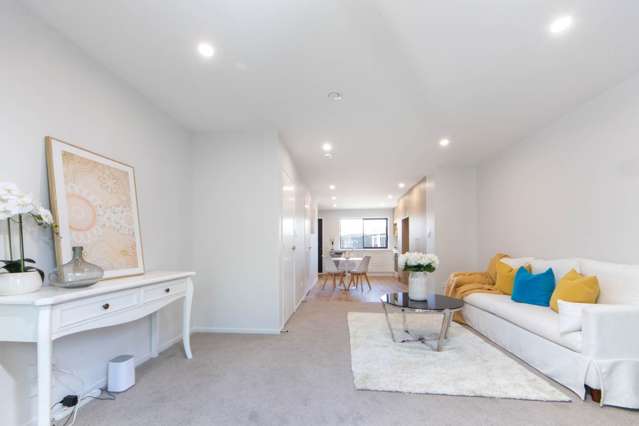 Brand New Home in Desirable Mangere Bridge