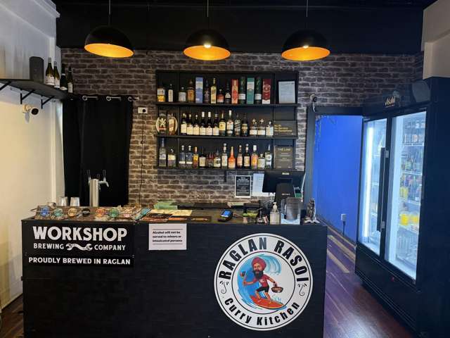 31 Bow Street Raglan_4