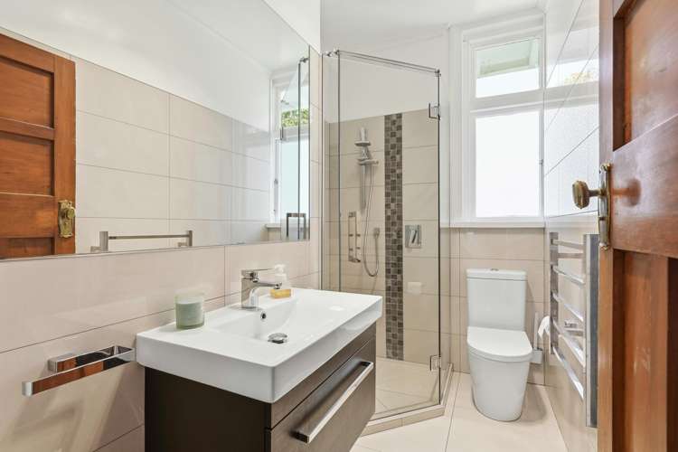 5 Parkes Avenue St Johns Hill_20