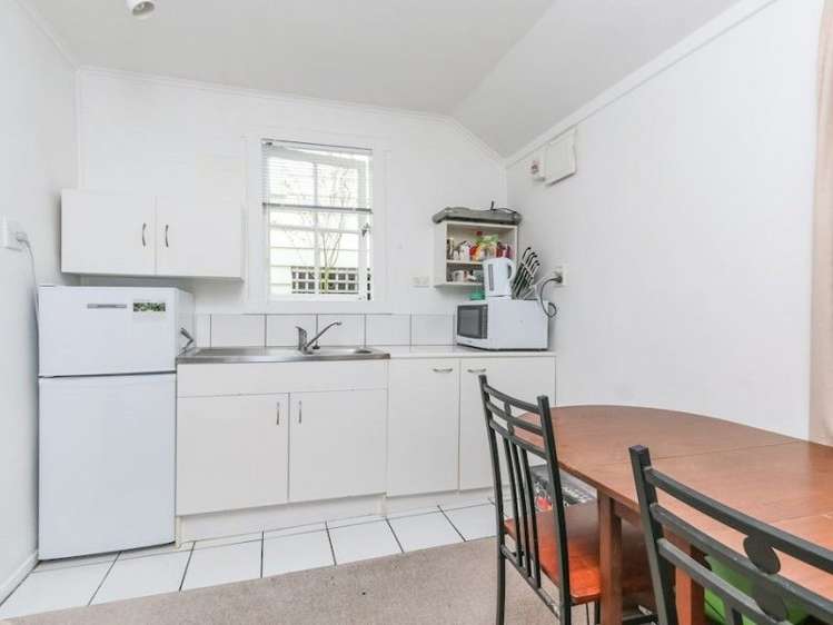 86 Bassett Road Remuera_17